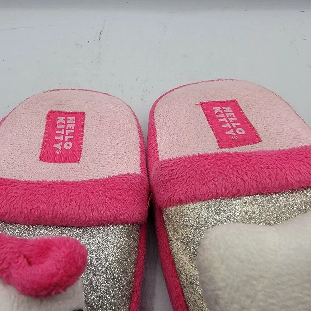 Hello Kitty Sanrio Girls Size 13/1 Pink Fluffy Warm Slippers Plush Kitty